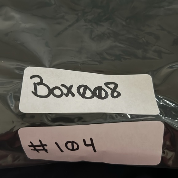 #104 Design in Italy Capris w Draw String Waistband - Picture 7 of 7